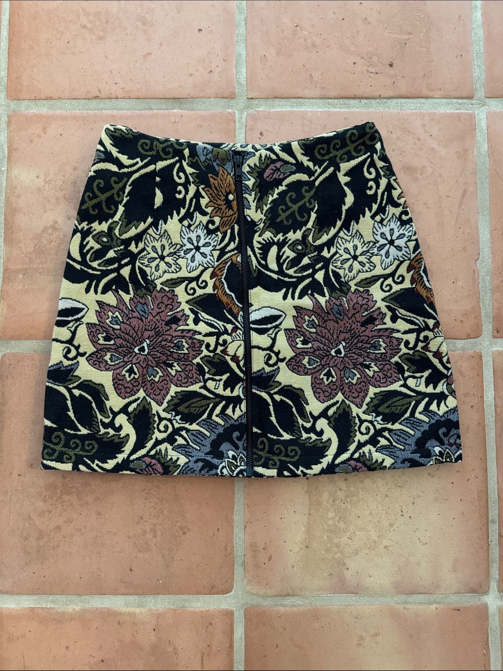 TopShop Tapestry Mini Skirt (like new) US 4